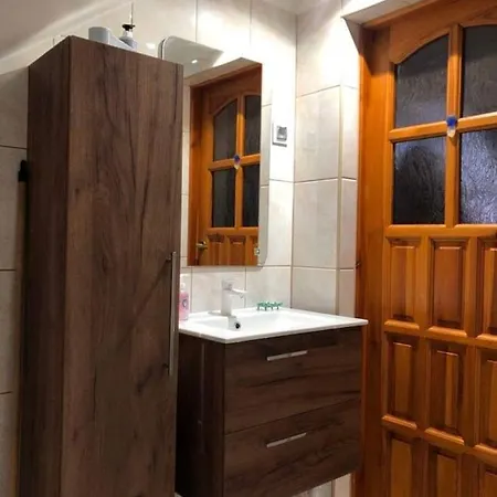 Nad Morzem U Kasi Apartment