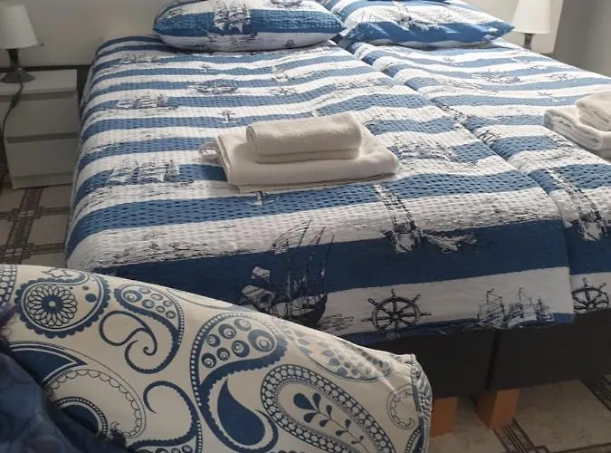 Nad Morzem U Kasi Apartment